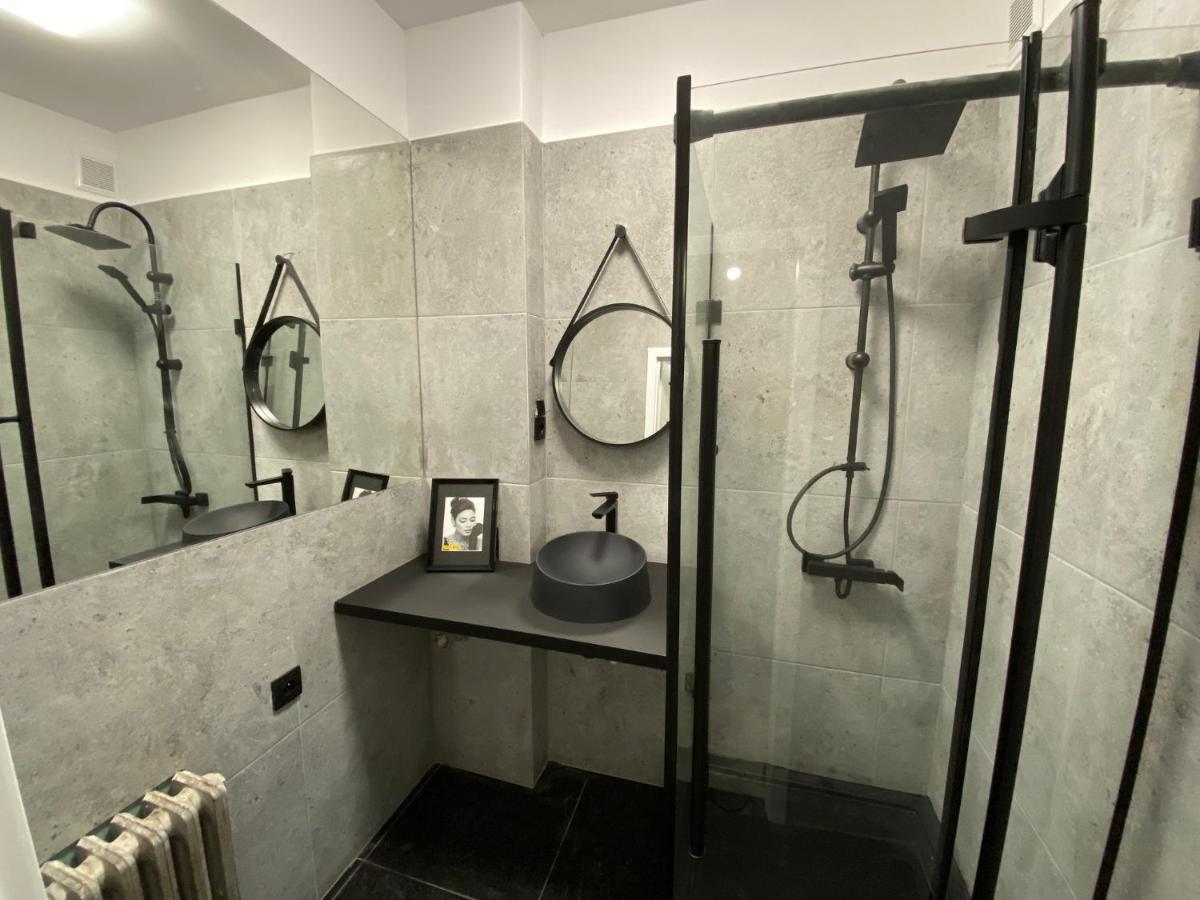 Vip Rooms Apartment Torun Luaran gambar